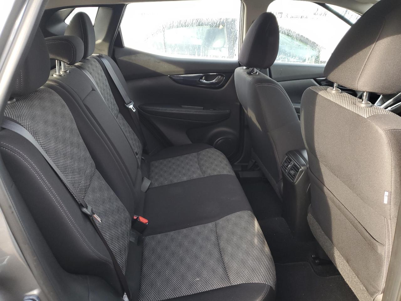 2017 Nissan Rogue - Image 11