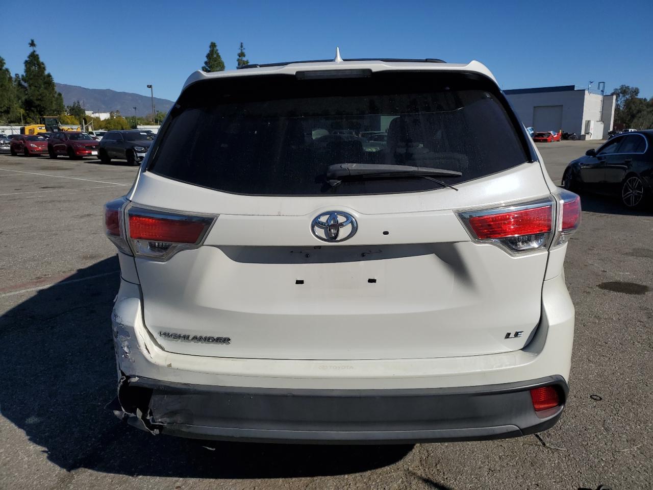 VIN 5TDZKRFH7FS101321 2015 TOYOTA HIGHLANDER no.6