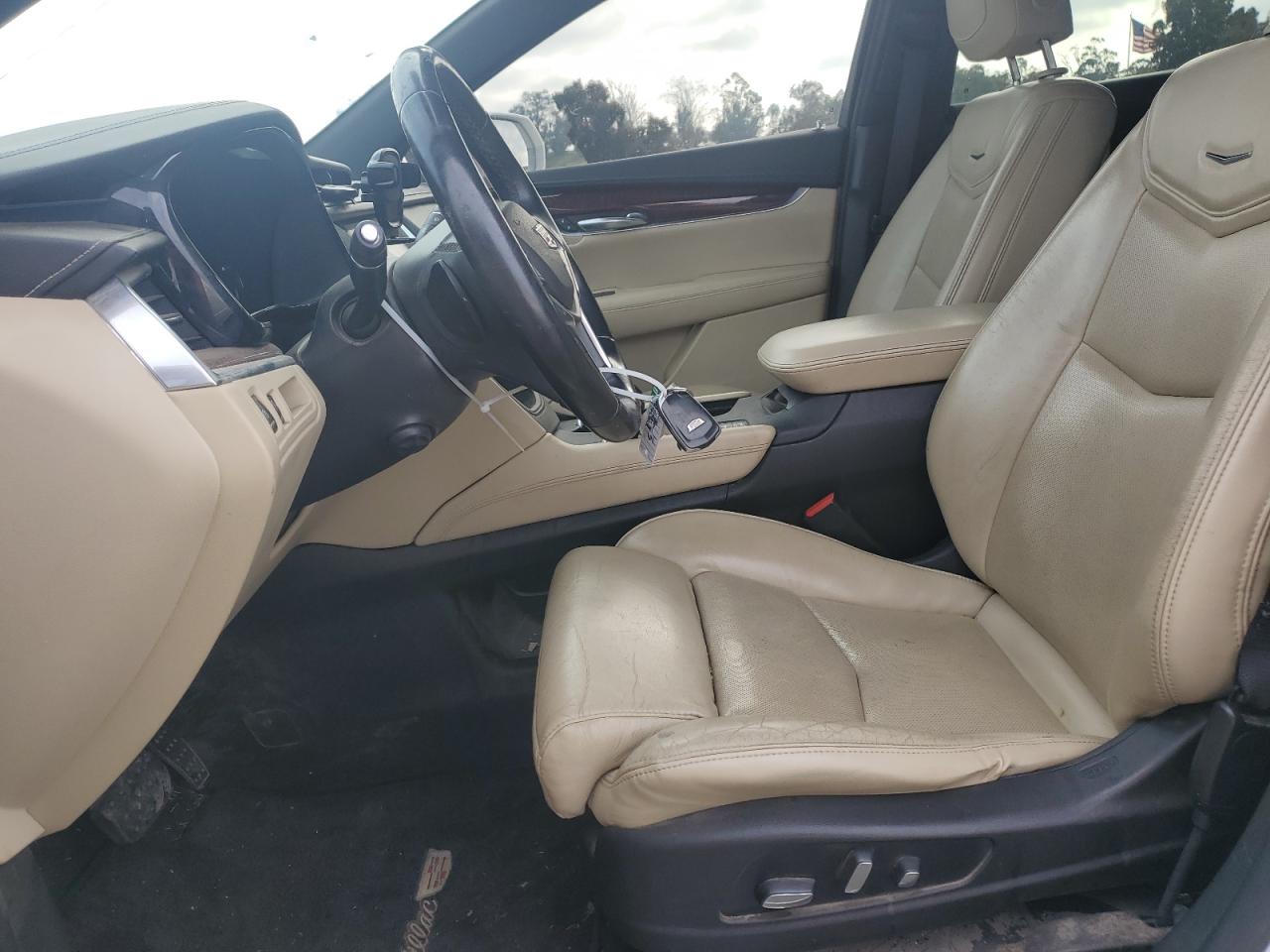 2017 Cadillac XT5 - Image 7