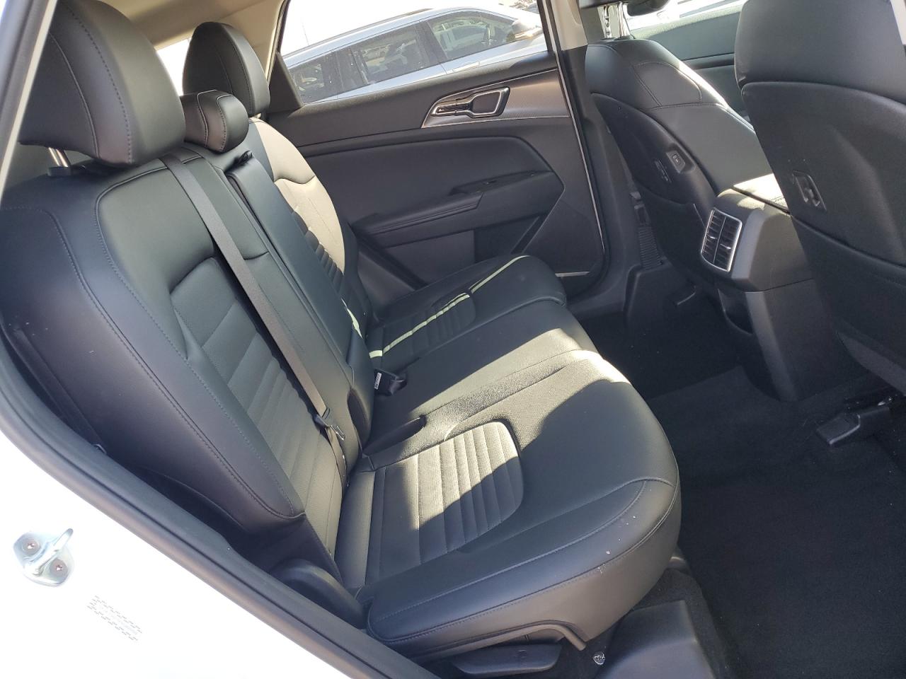 2023 Kia Sportage - Image 11