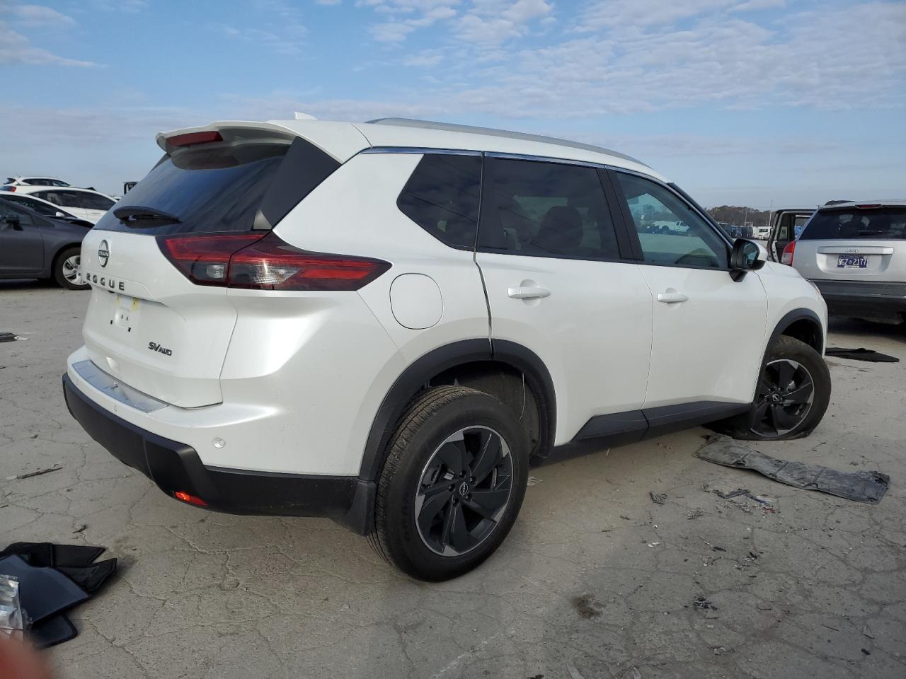2024 Nissan Rogue - Image 3