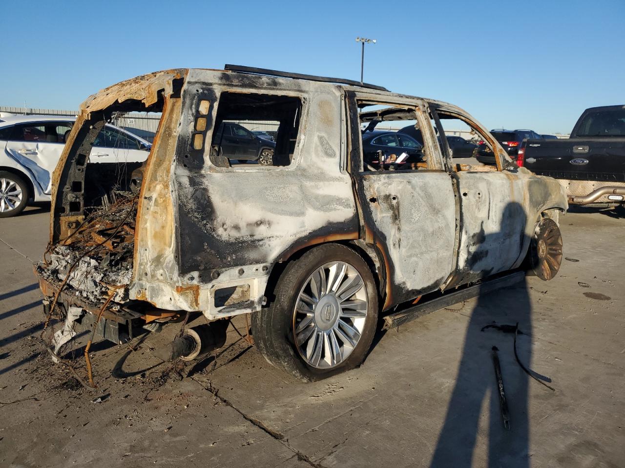 2017 Cadillac Escalade - Image 3