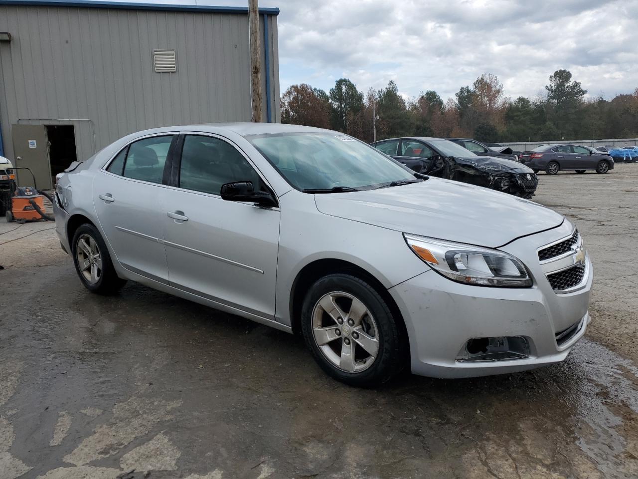 2013 Chevrolet Malibu - Image 4