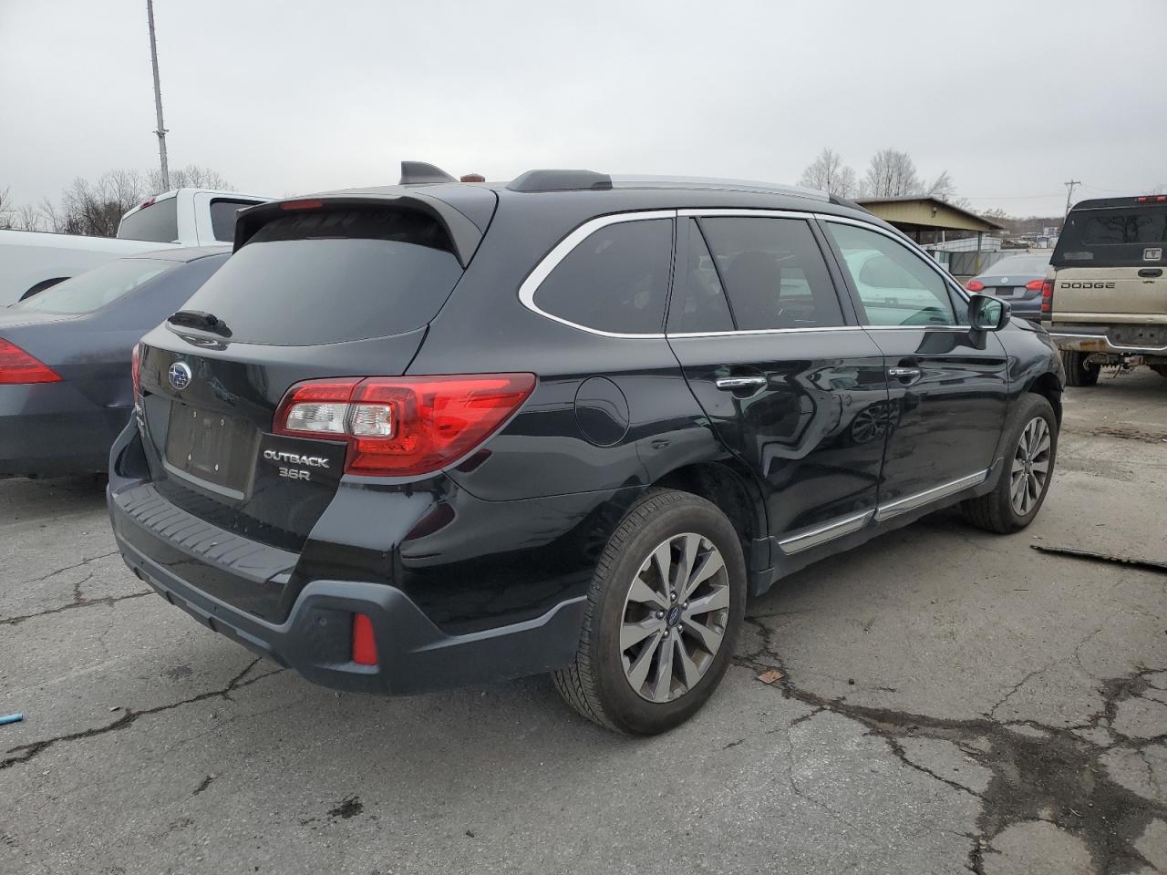 2018 Subaru Outback - Image 3