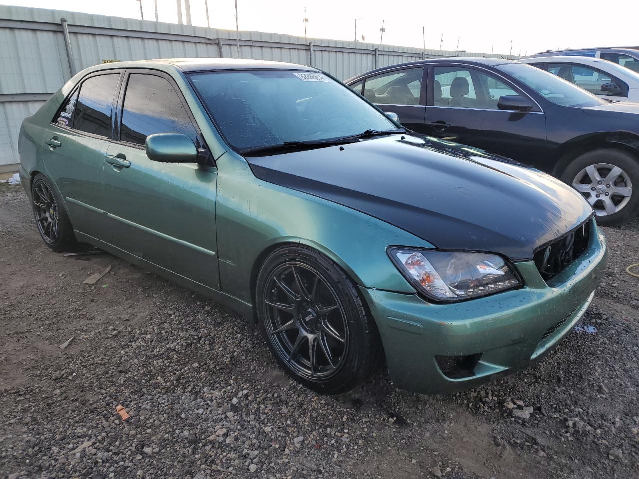 2003 Lexus IS - Image 4