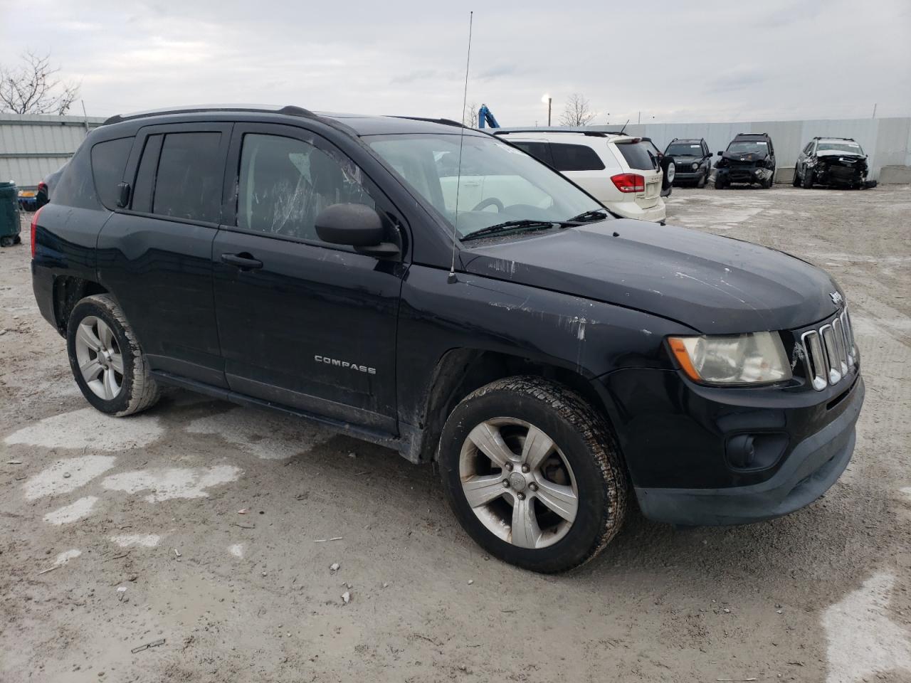 VIN 1C4NJDEB6DD228247 2013 JEEP COMPASS no.4