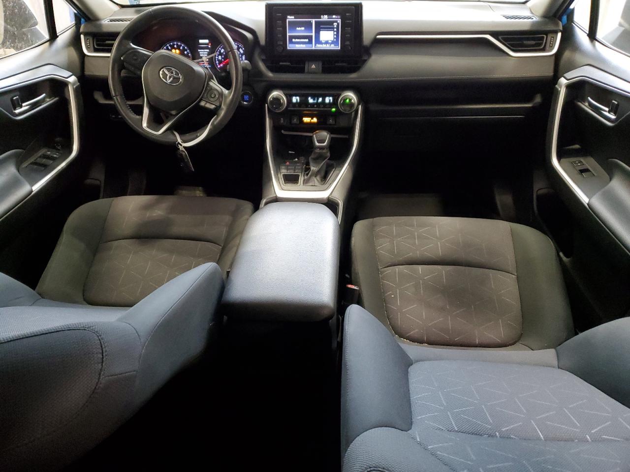 2019 Toyota RAV 4 - Image 8