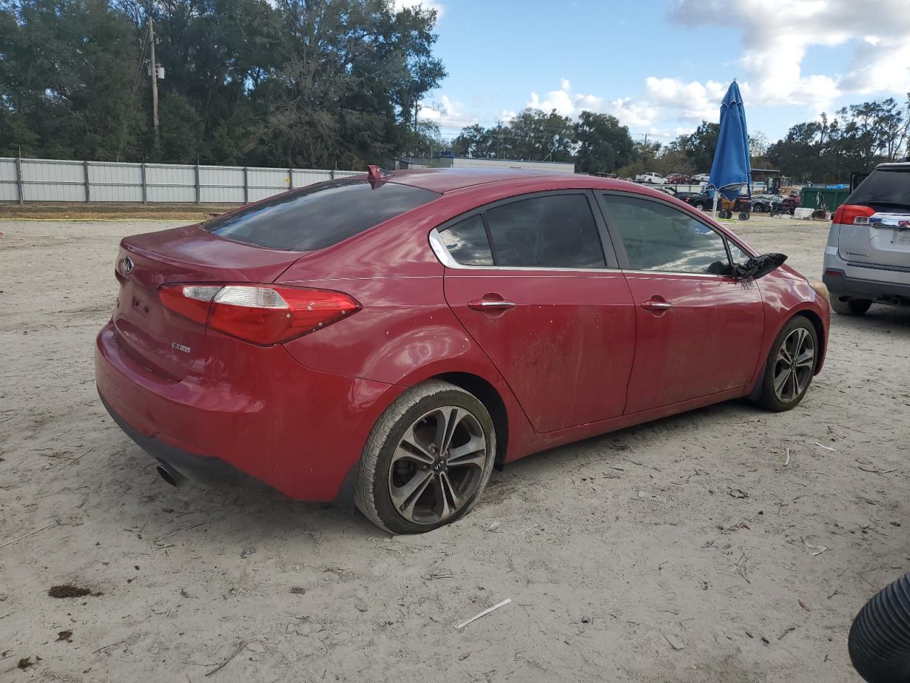 VIN KNAFX4A87G5526783 2016 KIA FORTE no.3