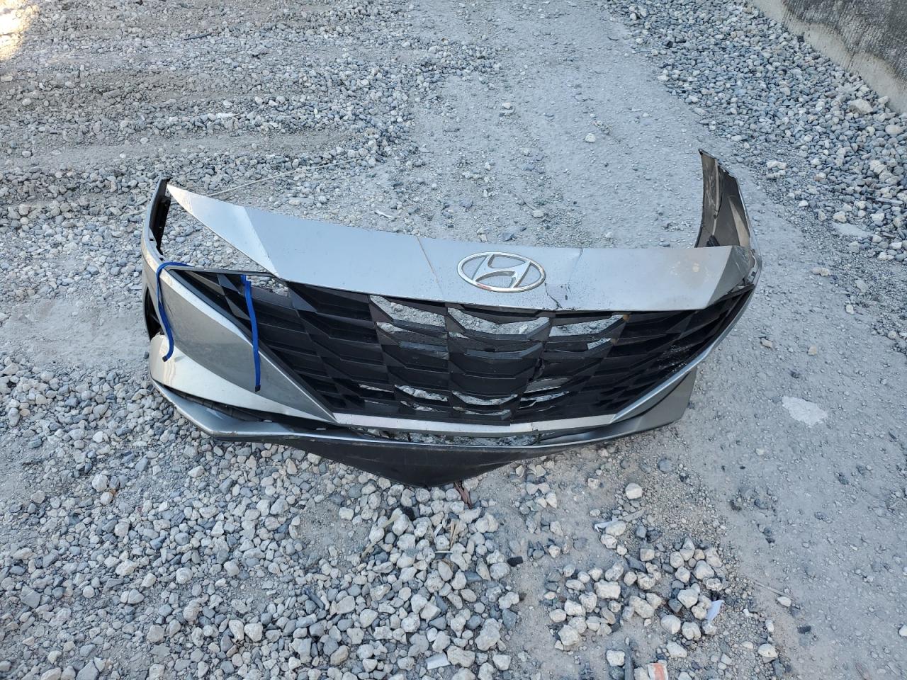 2023 Hyundai Elantra - Image 12