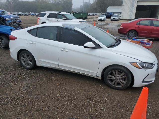  HYUNDAI ELANTRA 2017 Белый
