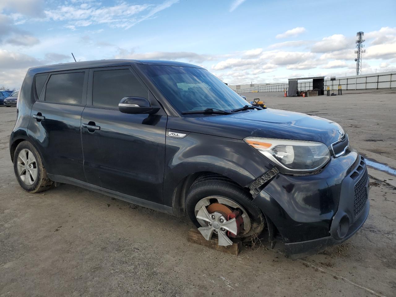 VIN KNDJN2A27F7182586 2015 KIA SOUL no.4