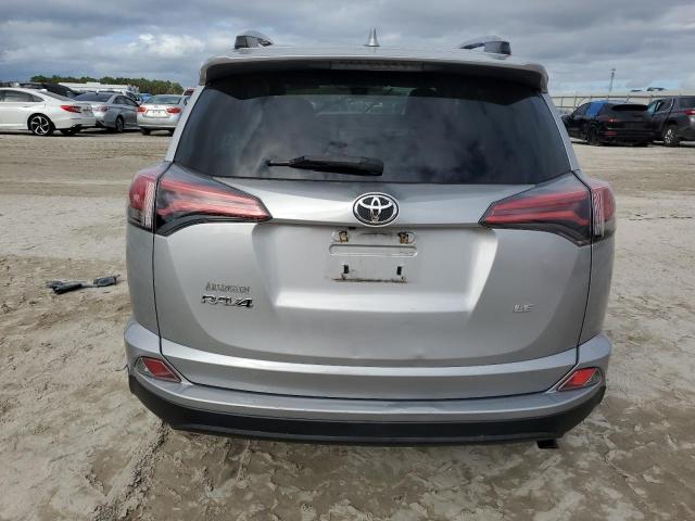  TOYOTA RAV4 2018 Srebrny