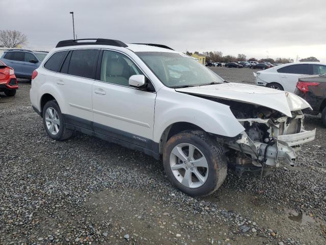  SUBARU OUTBACK 2013 Белы