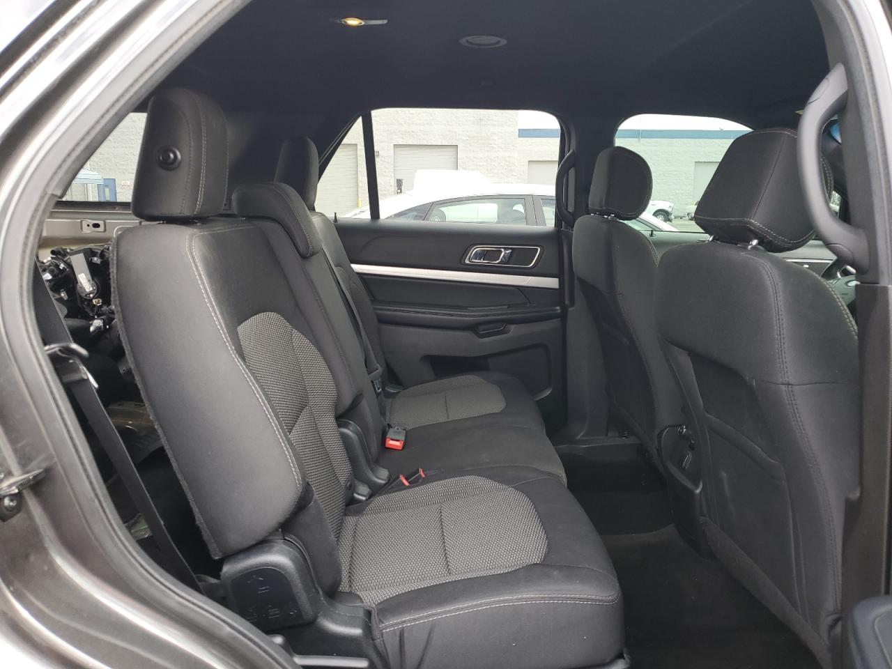 2017 Ford Explorer - Image 10