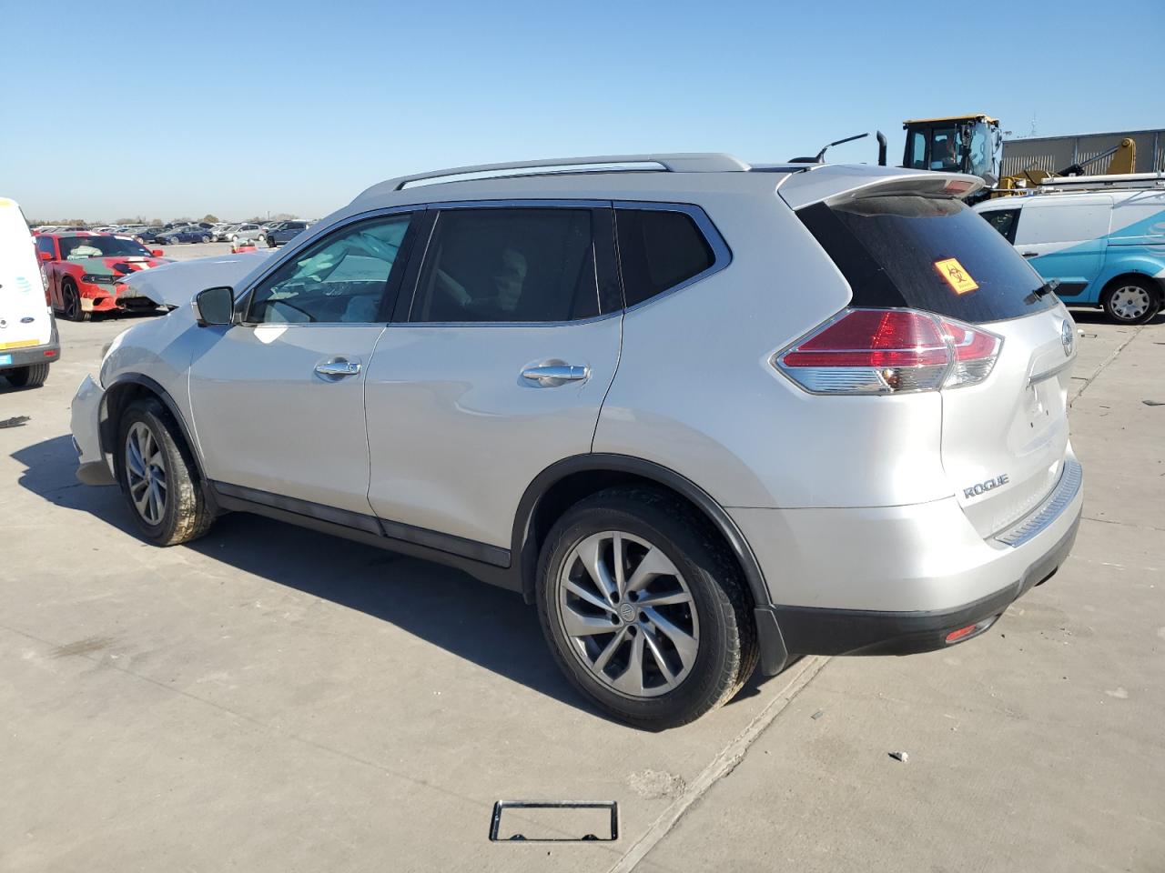 2015 Nissan Rogue - Image 2