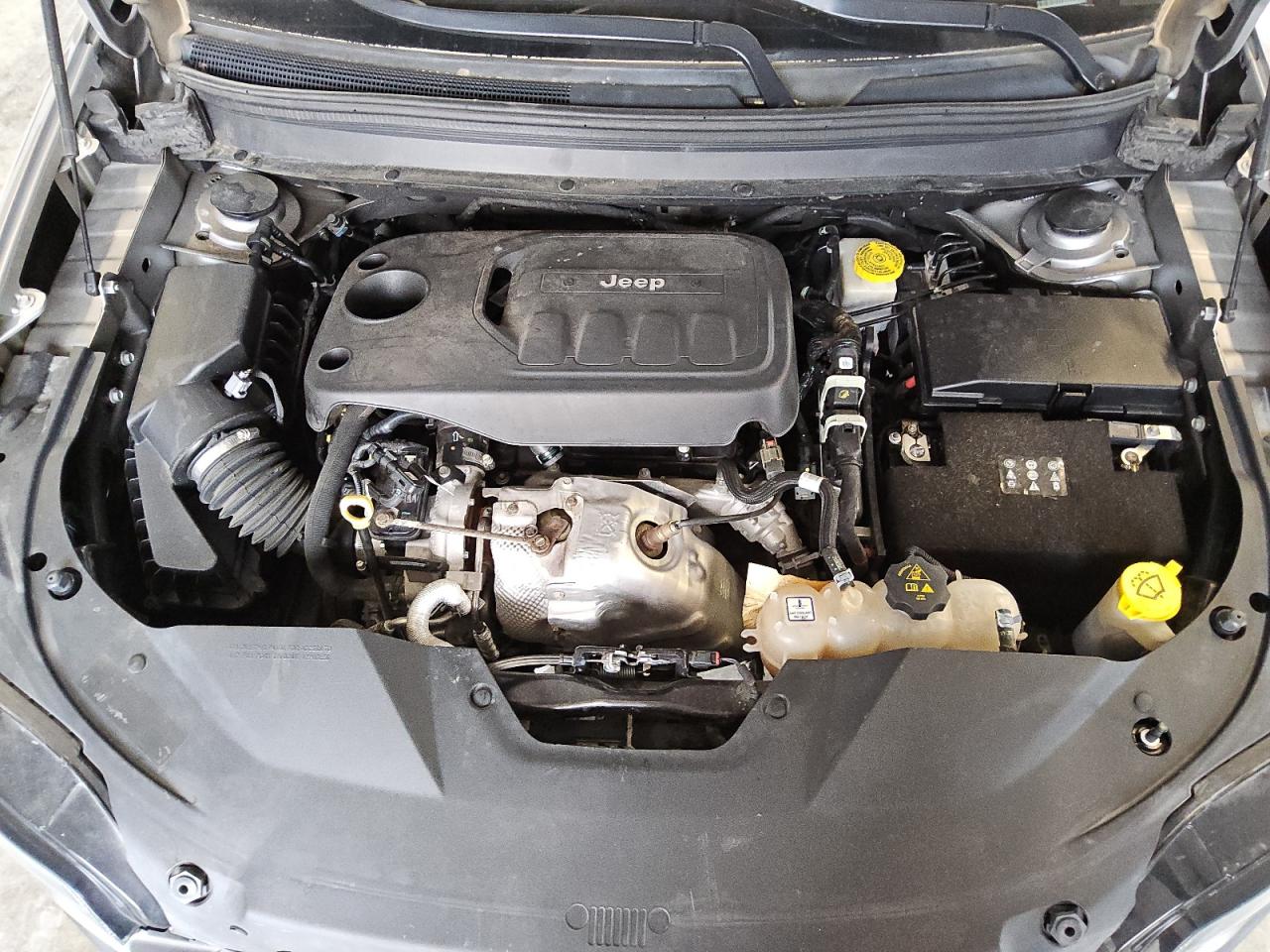 2019 Jeep Cherokee - Image 11
