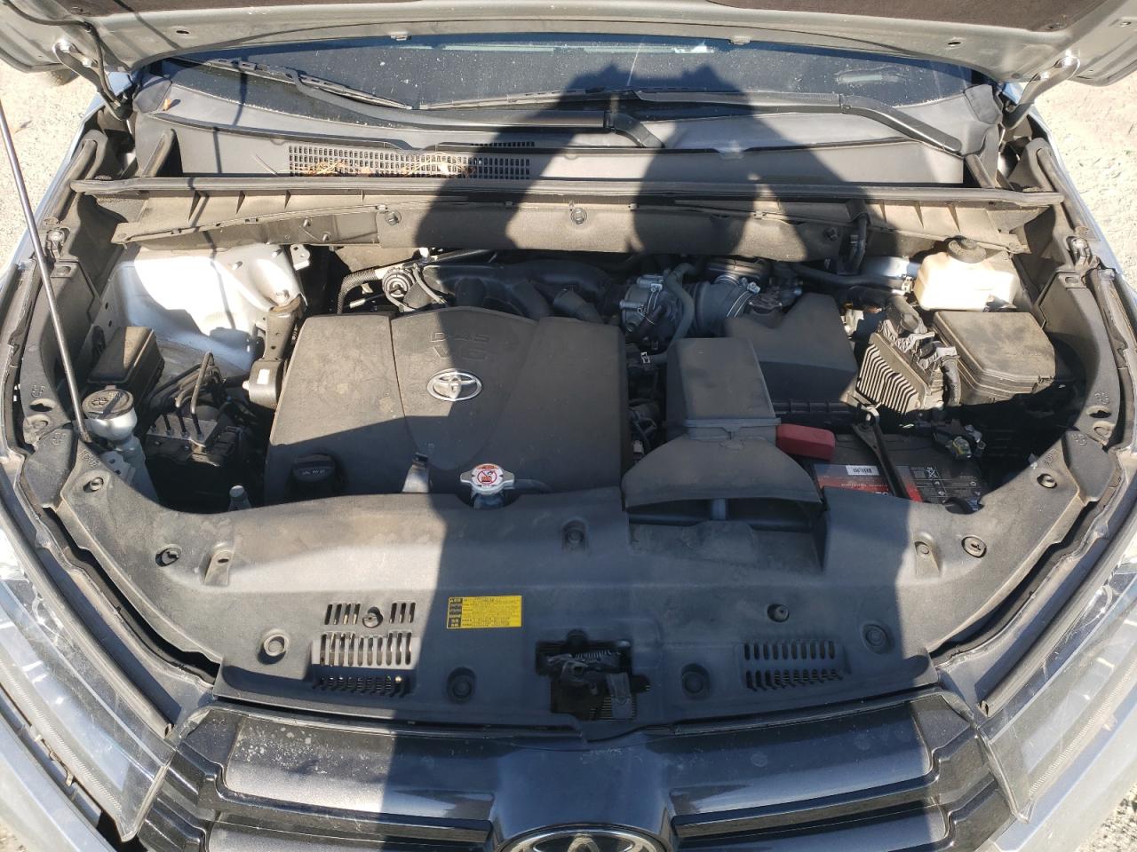 2018 Toyota Highlander - Image 14
