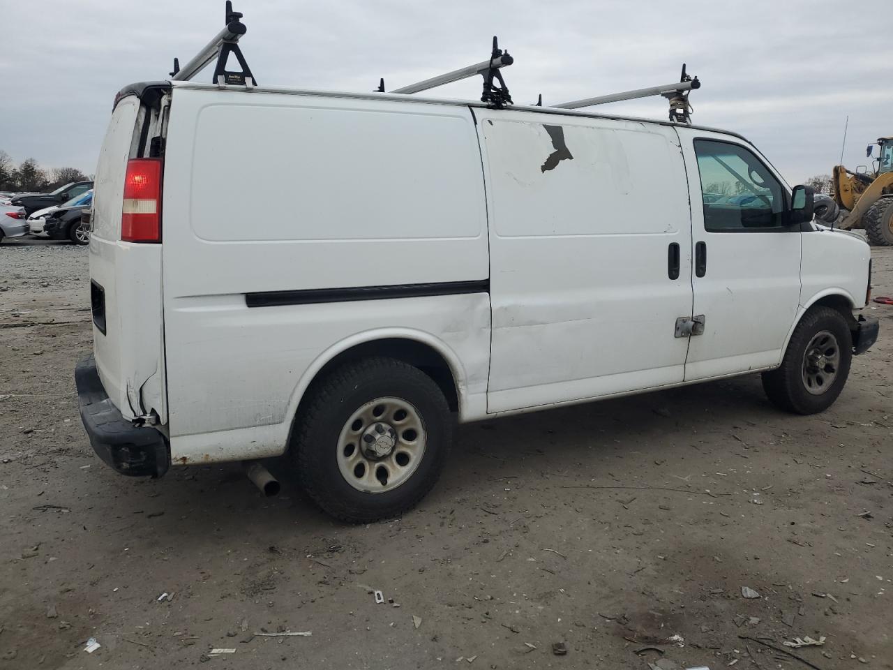 2010 Chevrolet Express - Image 3