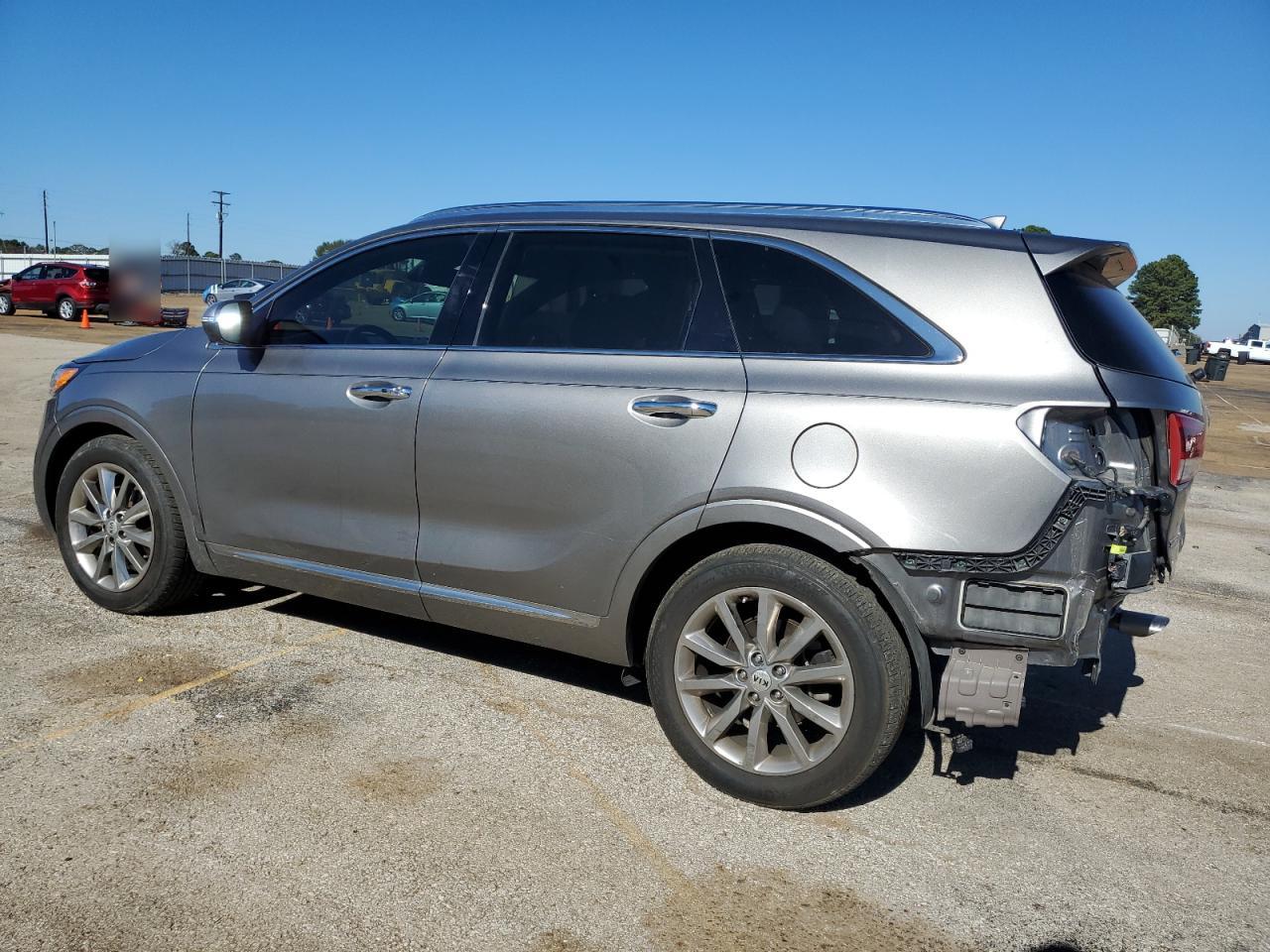 2017 Kia Sorento - Image 2