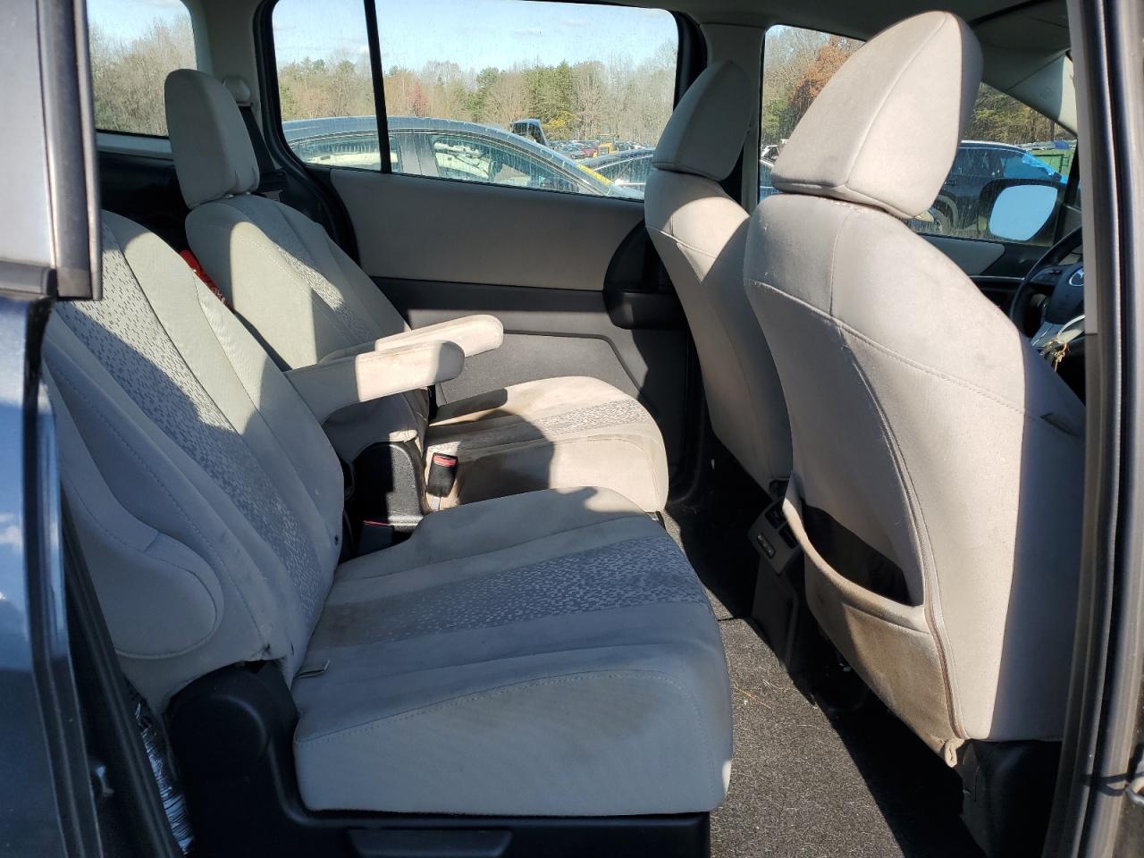 2012 Mazda 5 - Image 11