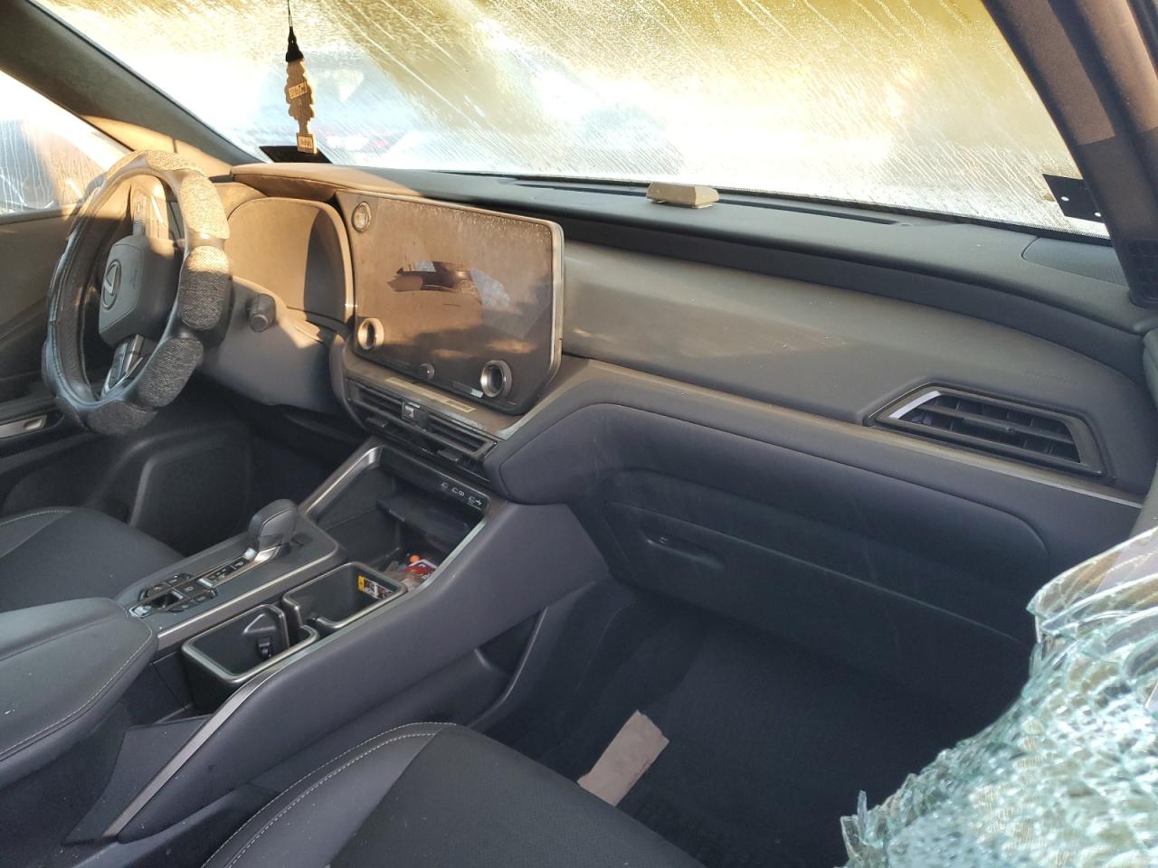 2024 Lexus TX - Image 8