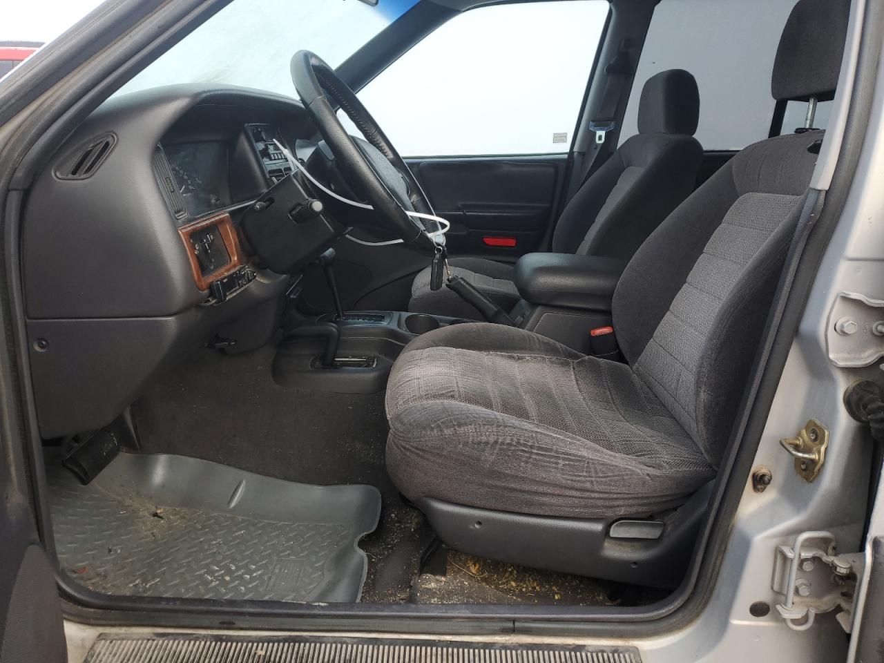 1997 Jeep Grand Cherokee - Image 7