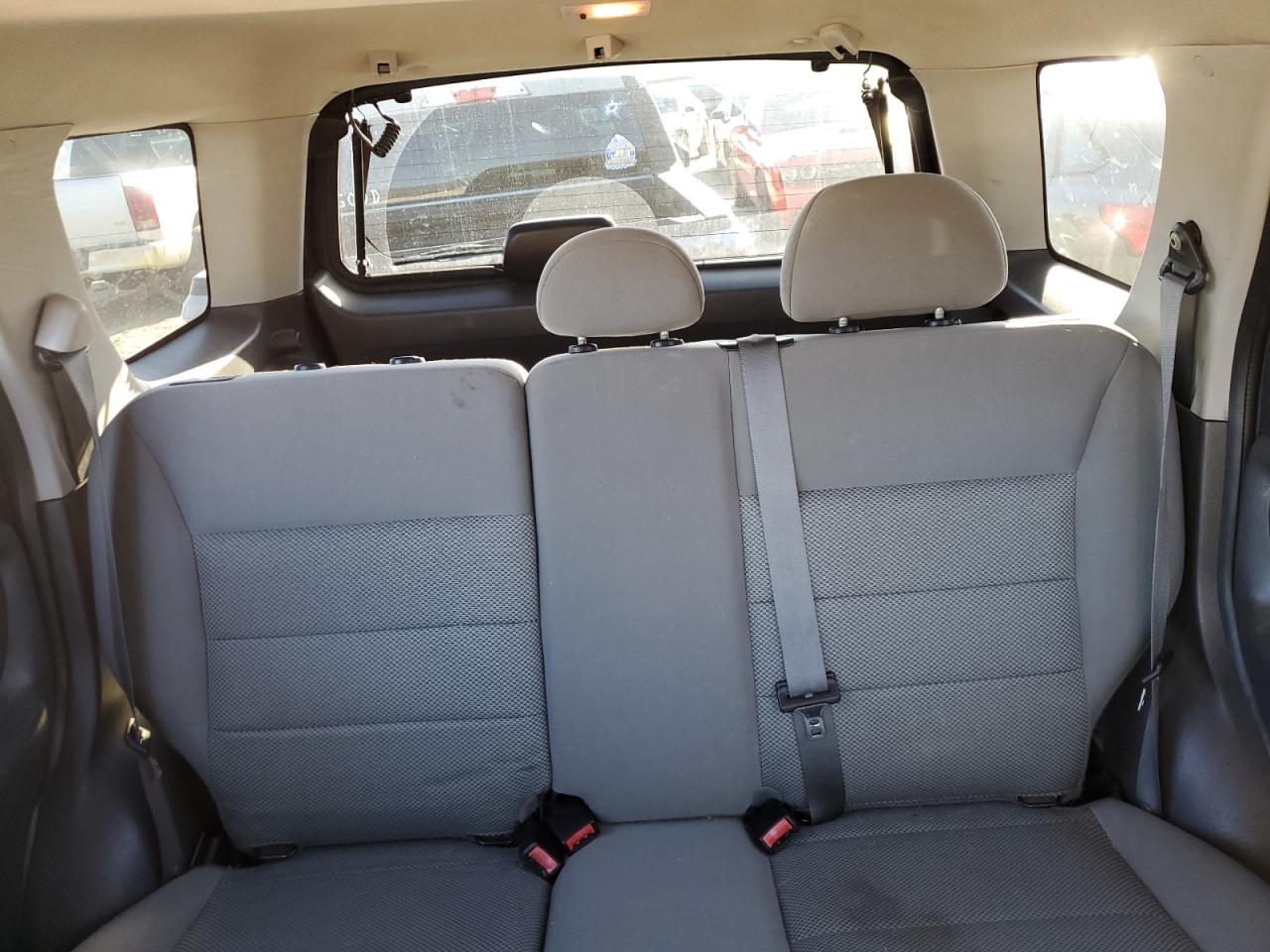 2005 Ford Escape - Image 10