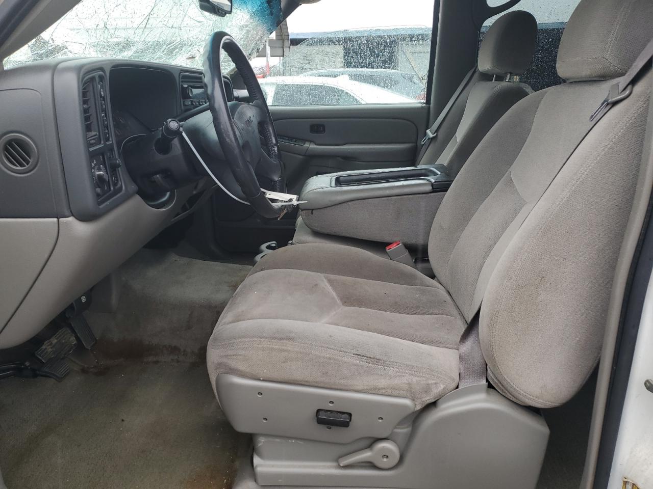 2004 GMC Yukon - Image 7
