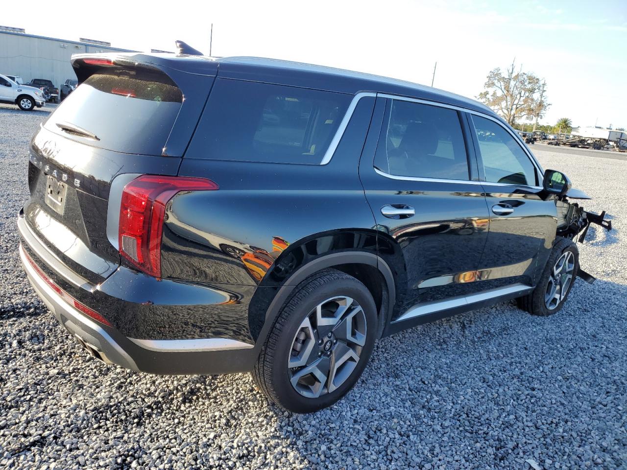 2024 Hyundai Palisade - Image 3