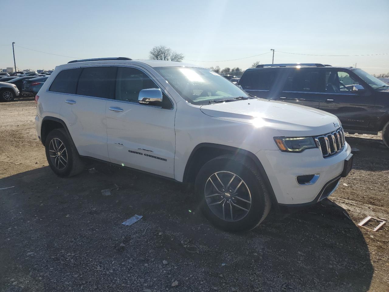 2018 Jeep Grand Cherokee - Image 4