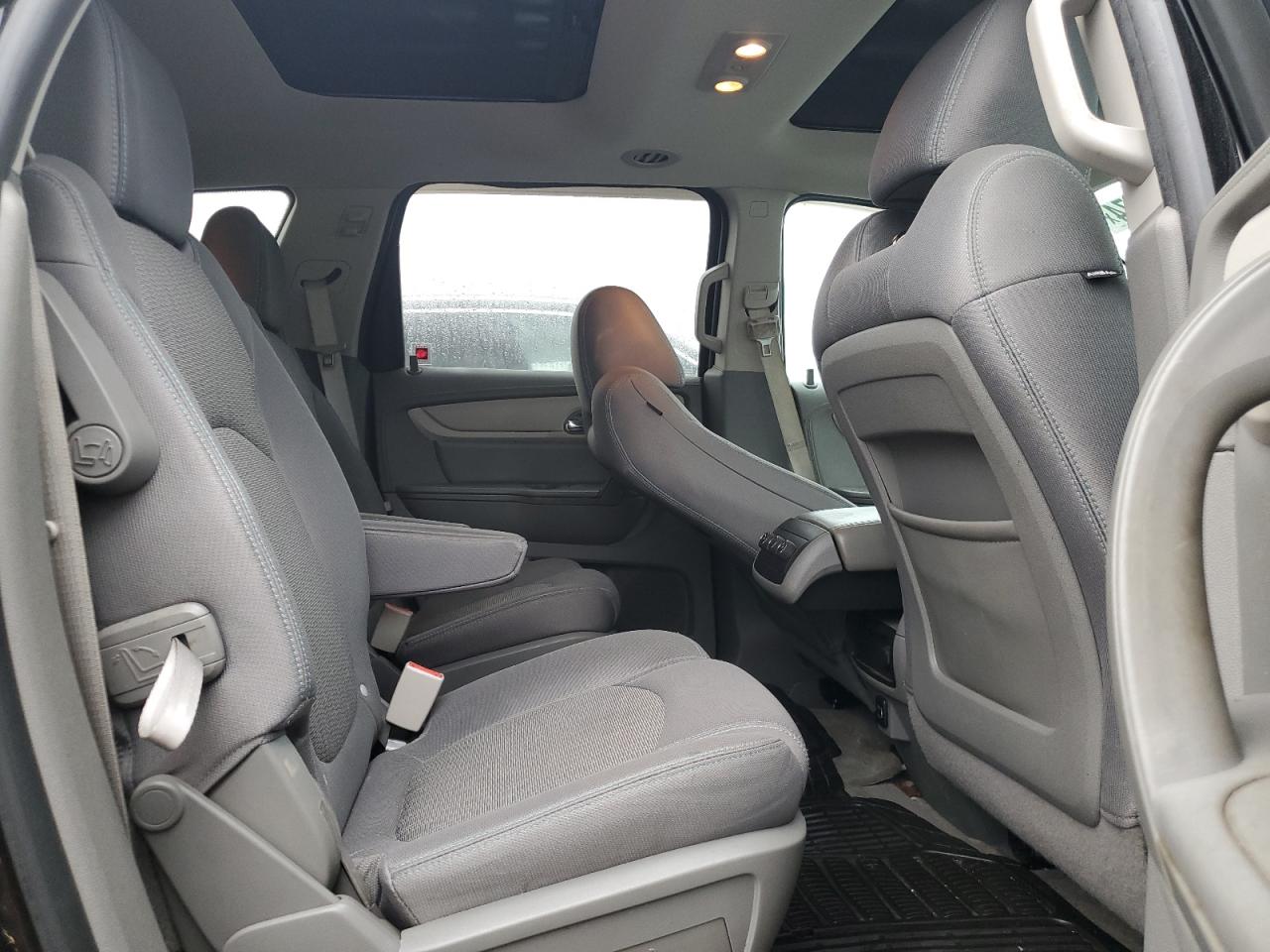 2017 Chevrolet Traverse - Image 11