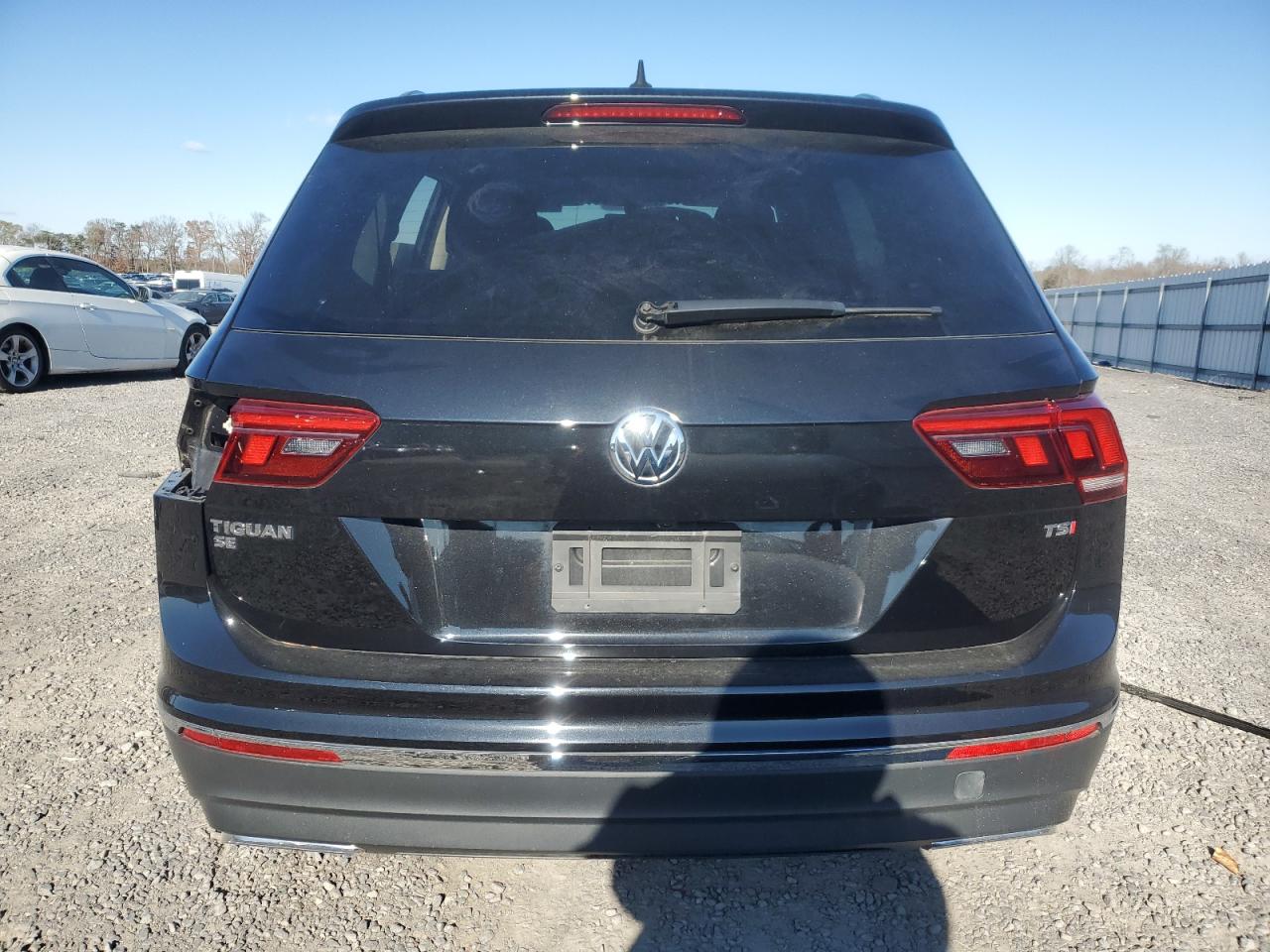 2018 Volkswagen Tiguan Se VIN: 3VV3B7AX0JM019403 Lot: 83060894