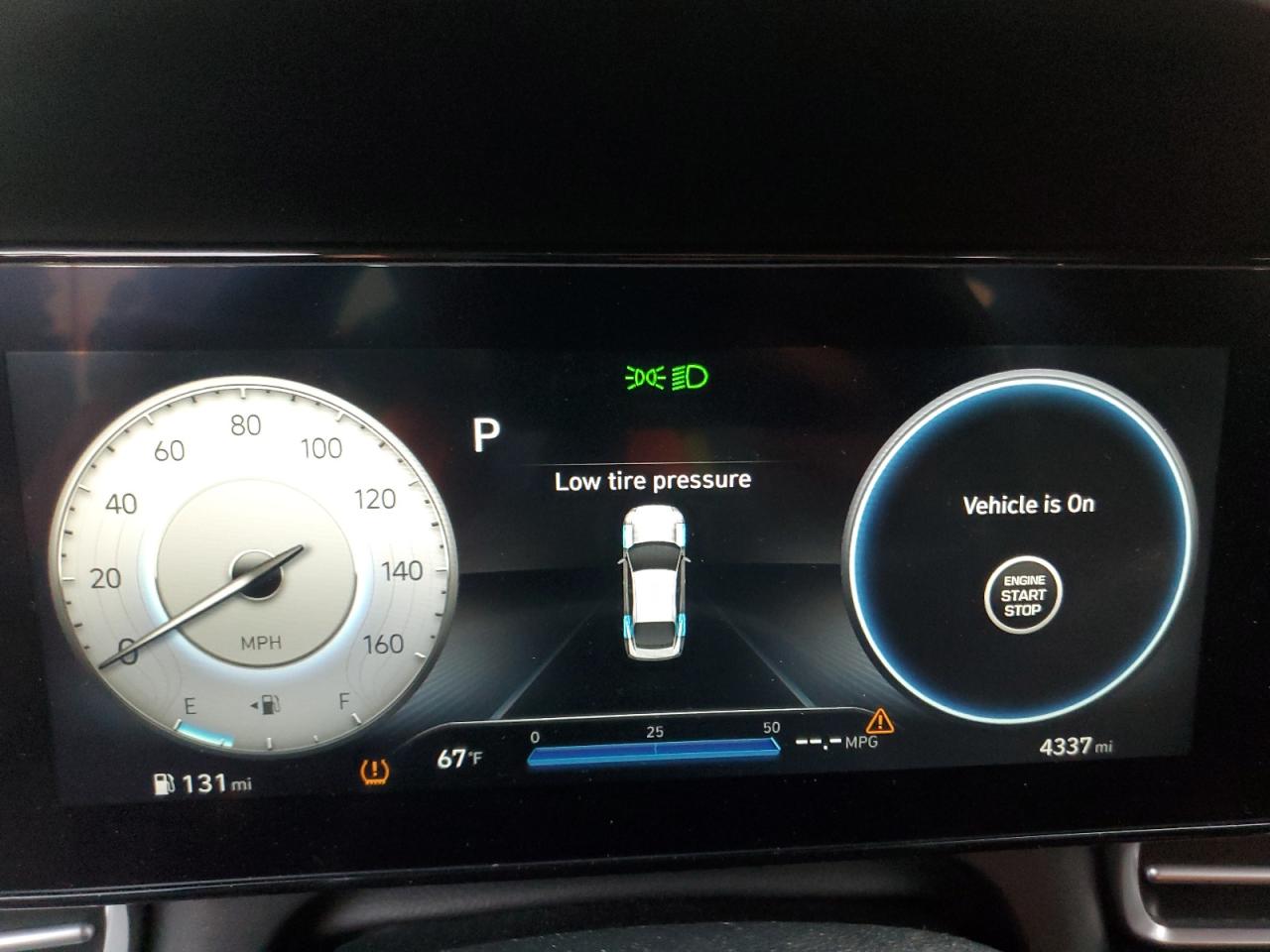 2023 Hyundai Elantra - Image 9