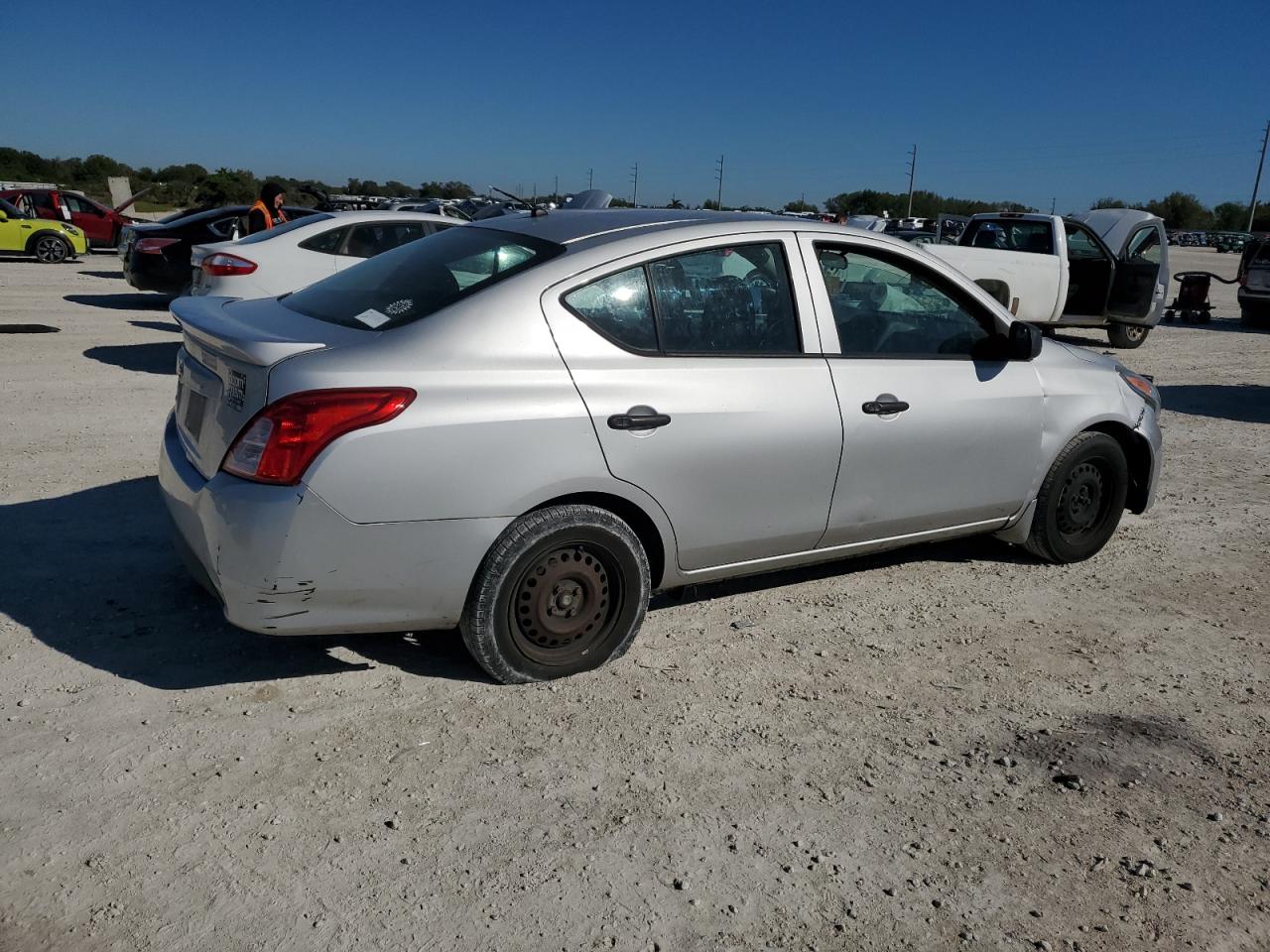 VIN 3N1CN7AP5FL890402 2015 NISSAN VERSA no.3