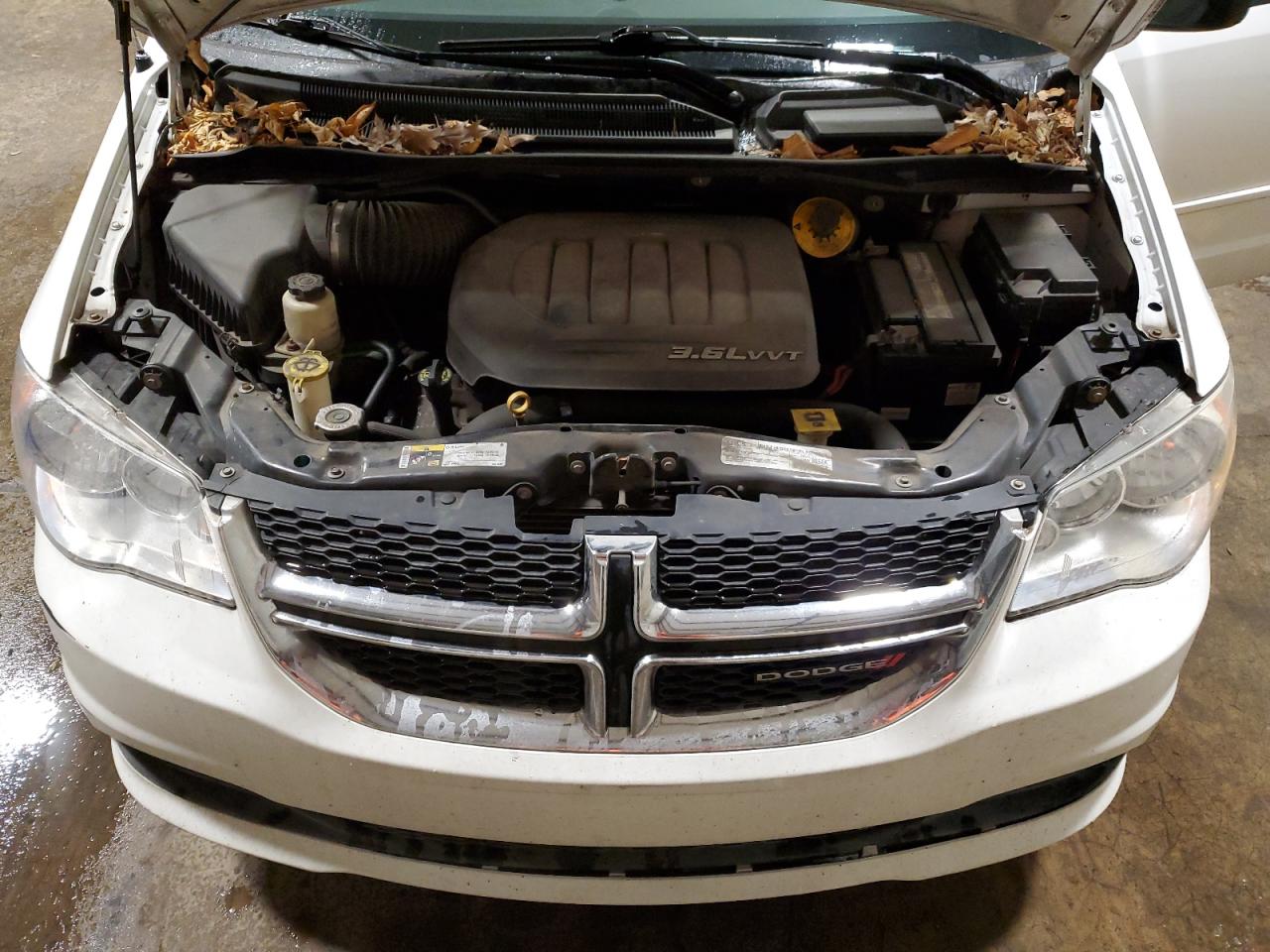 2017 Dodge Caravan - Image 12