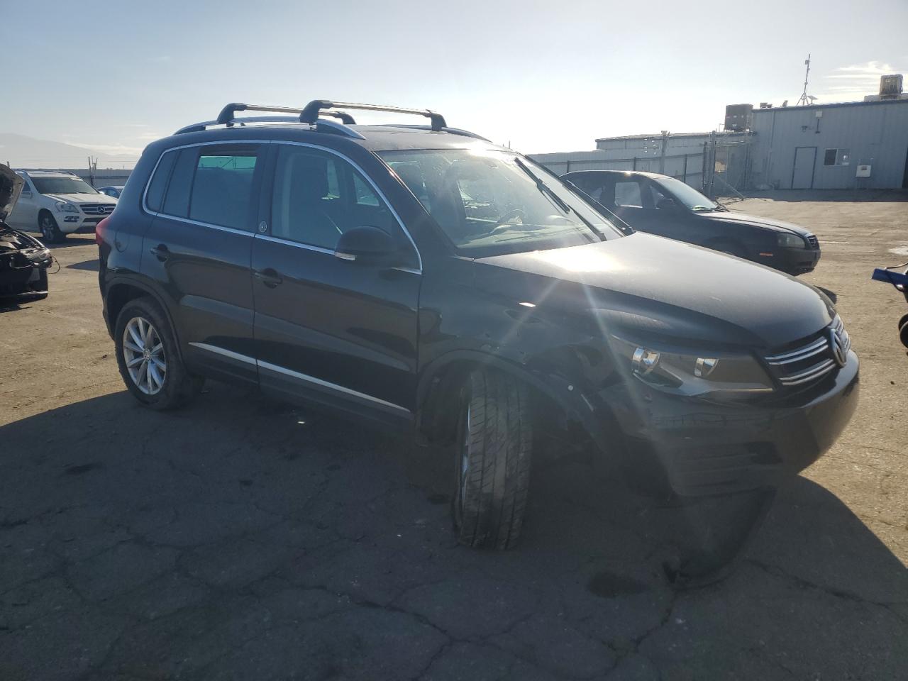 2017 Volkswagen Tiguan - Image 4