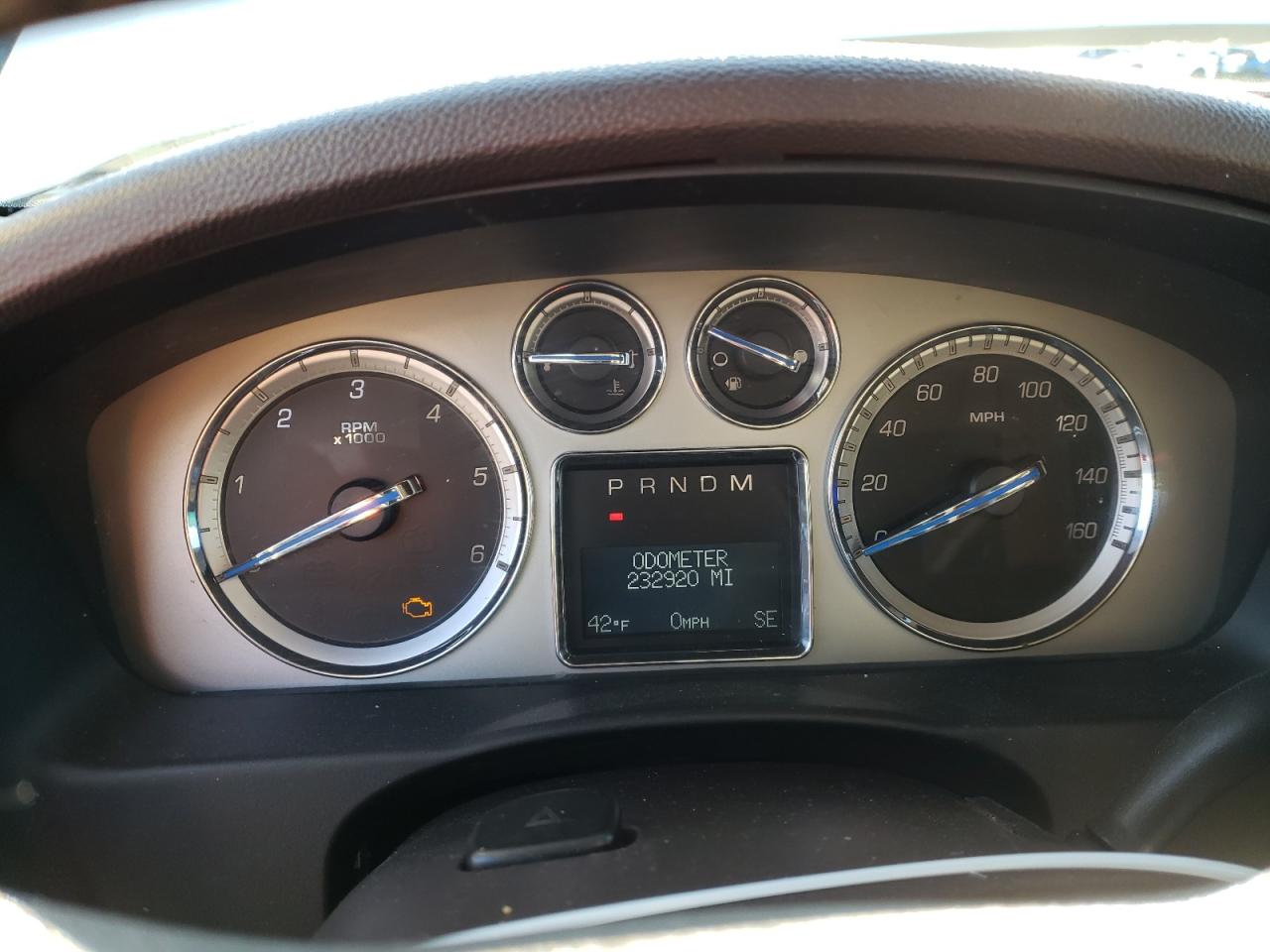 2010 Cadillac Escalade - Image 9