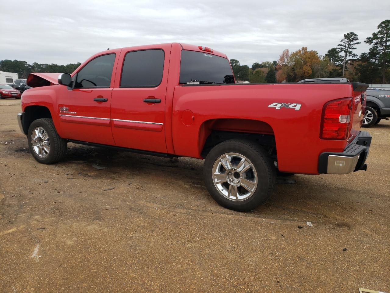 2013 Chevrolet Silverado - Image 2