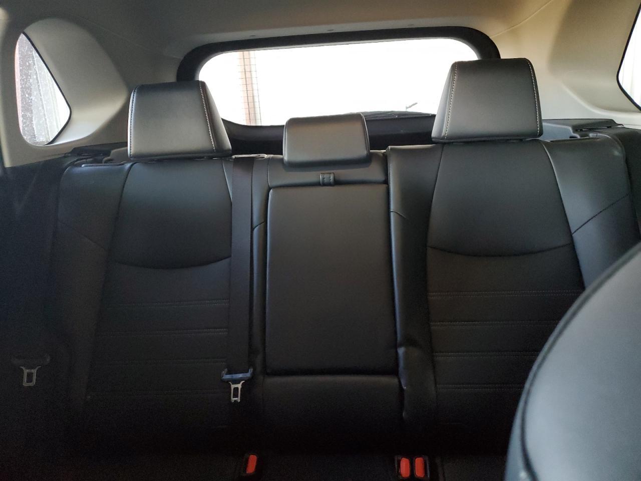 2023 Toyota RAV 4 - Image 10