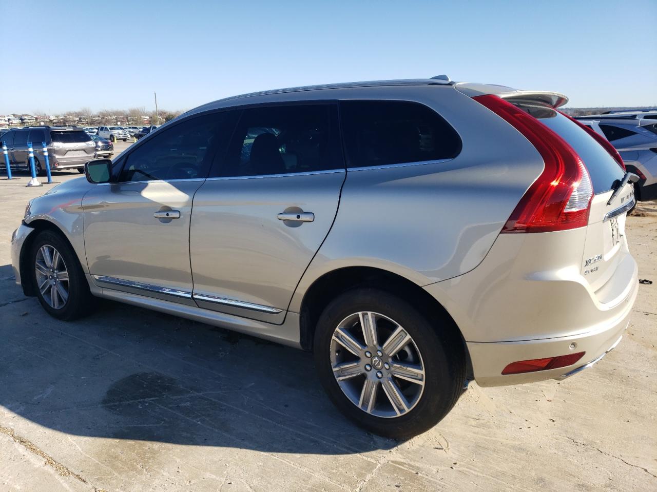 VIN YV440MDU3H2191335 2017 VOLVO XC60 no.2