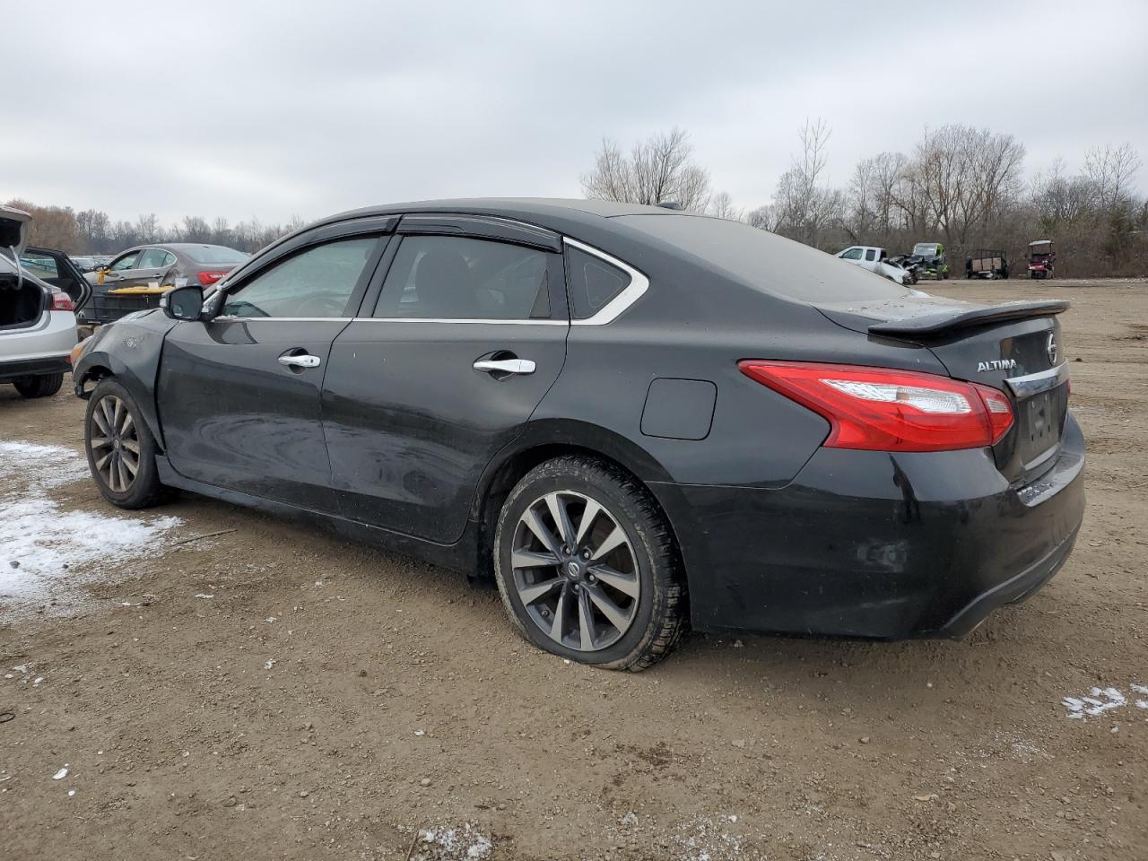 2017 Nissan Altima - Image 2