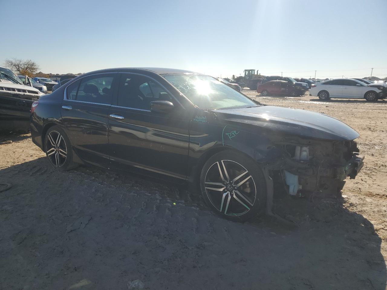 VIN 1HGCR2F55GA117029 2016 HONDA ACCORD no.4