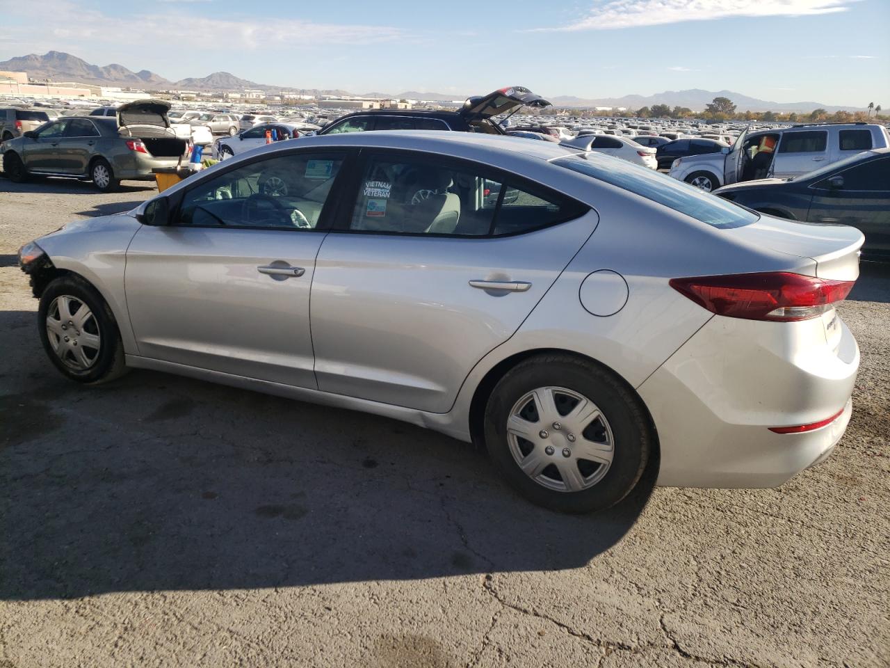 VIN 5NPD74LF7HH206841 2017 HYUNDAI ELANTRA no.2