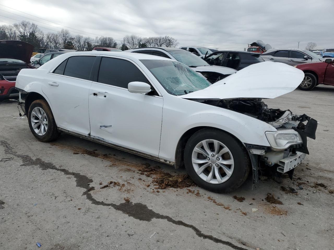 2015 Chrysler 300 - Image 4