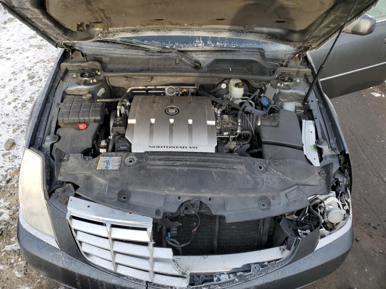 2010 Cadillac DTS - Image 11