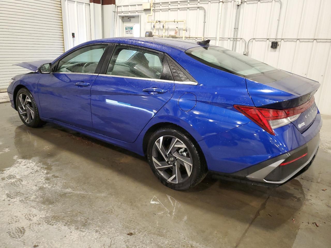 2024 Hyundai Elantra - Image 2