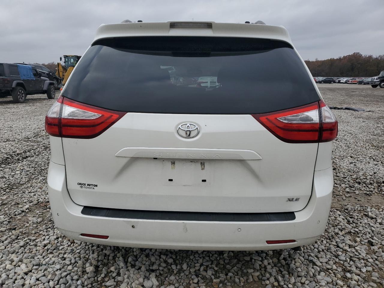 2018 Toyota Sienna - Image 6
