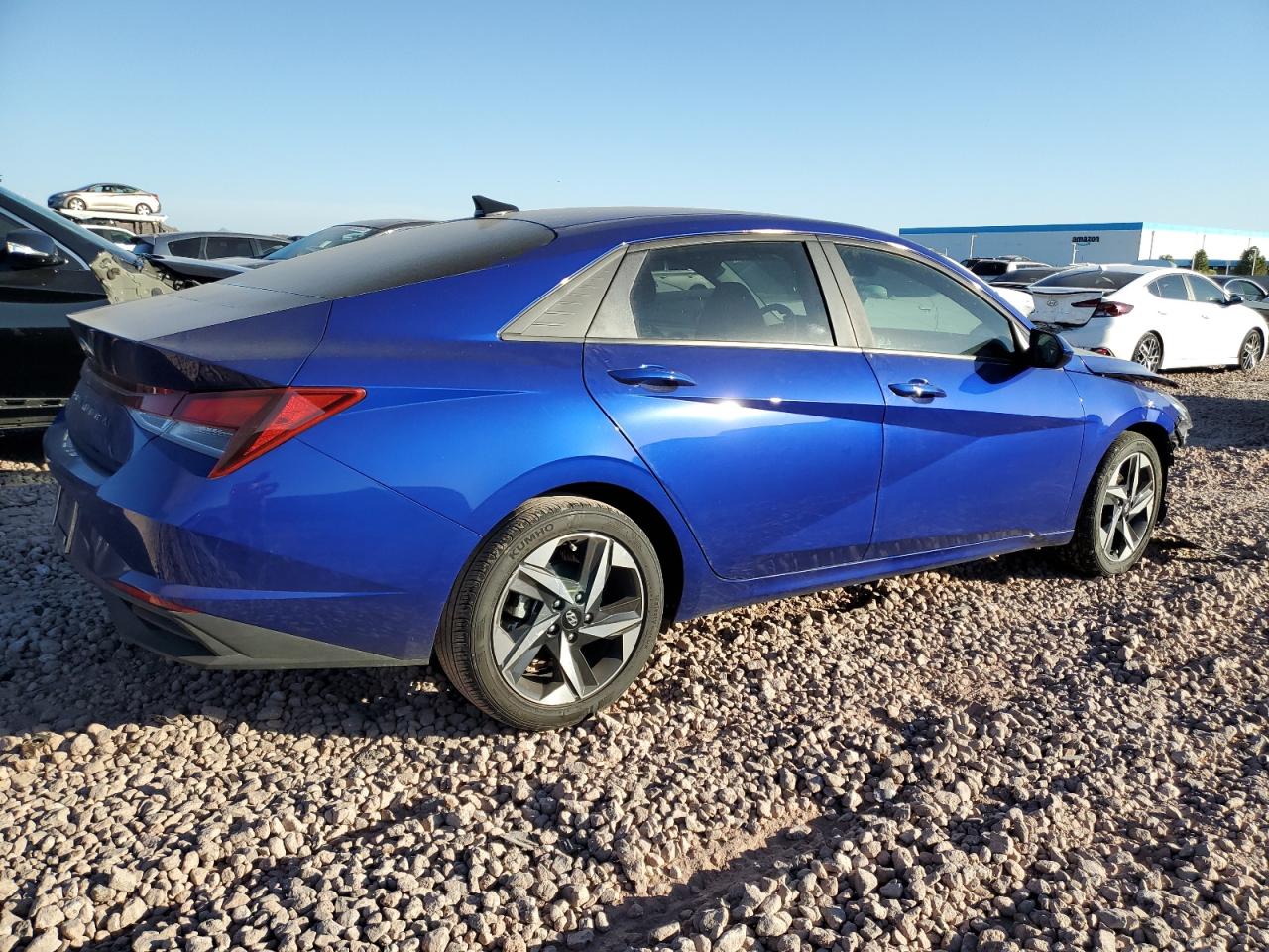 2023 Hyundai Elantra - Image 3