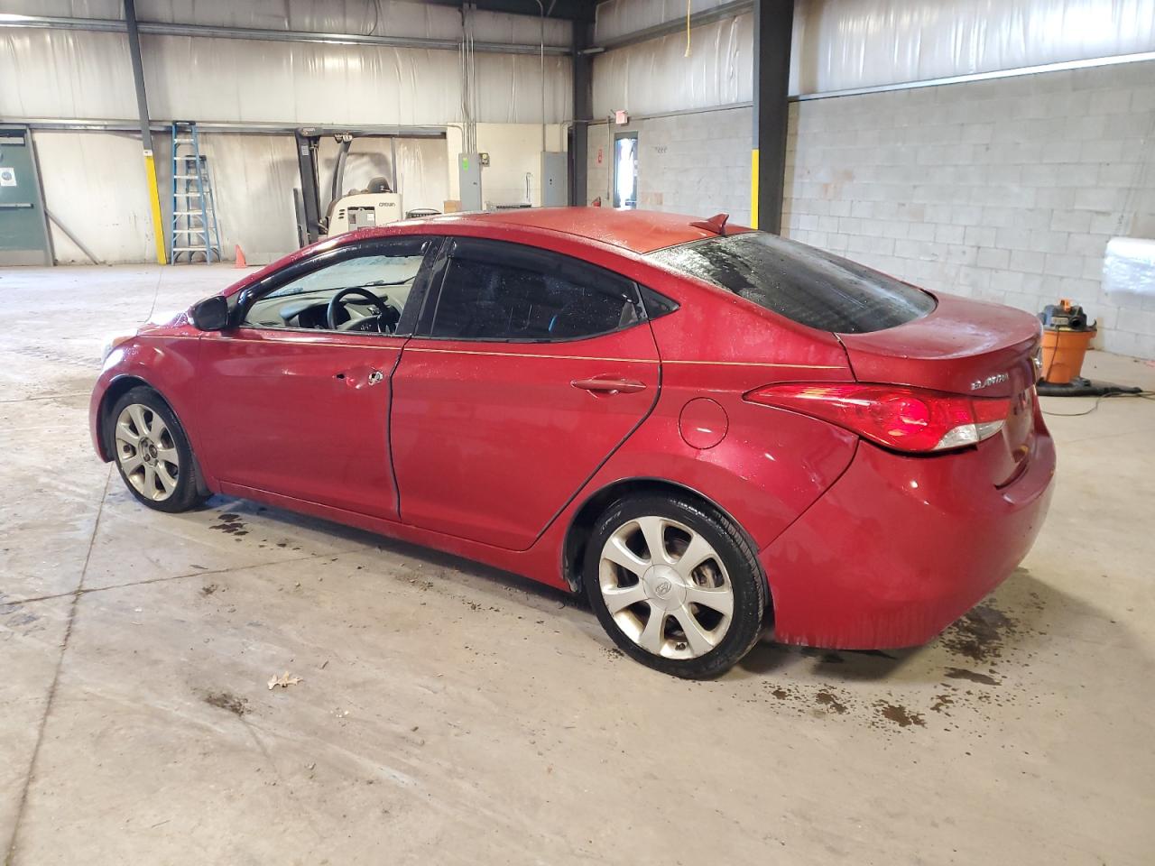 2013 Hyundai Elantra - Image 2