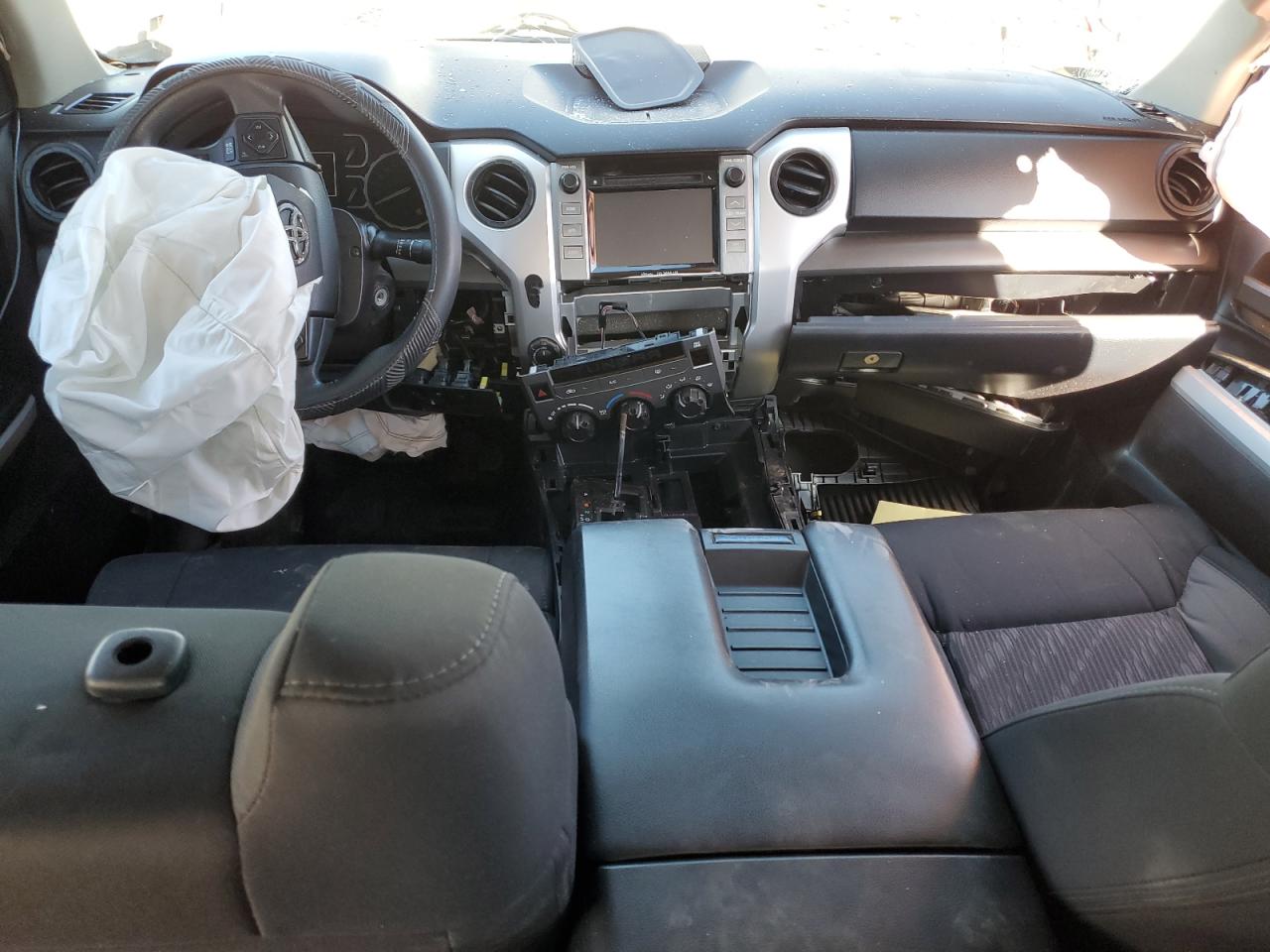 2018 Toyota Tundra - Image 8